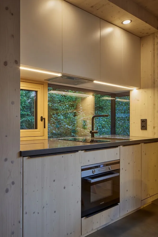 受船舱启发的别墅，由Prodesi | Domesi设计，位于捷克共和国