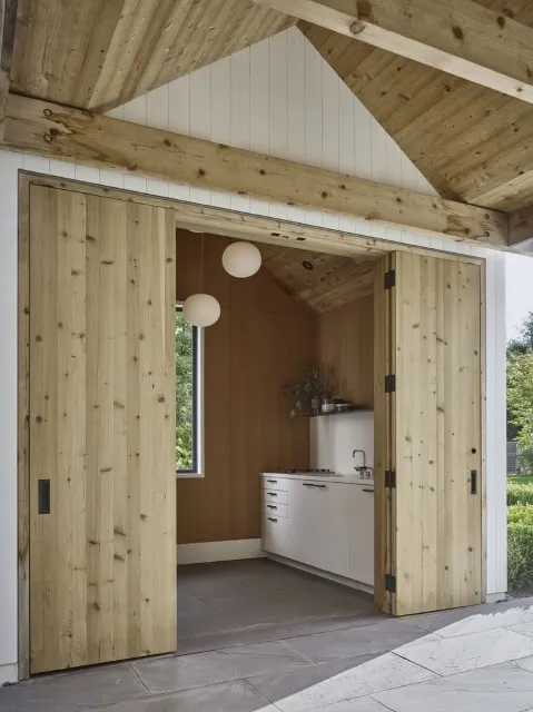 Further Lane Pool House by Robert Young Architects in East Hampton, New York Further Lane Pool House by Robert Young Architects in East Hampton, New York