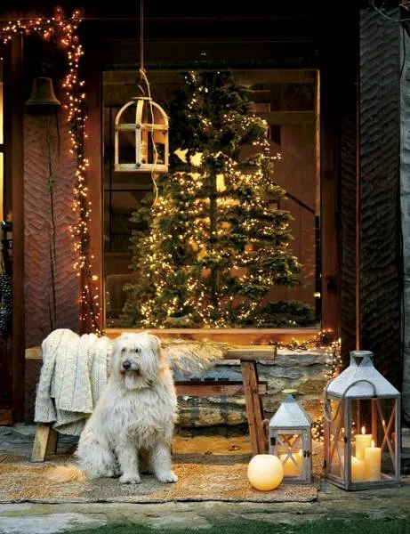 木制房屋打造完美的冬日温馨圣诞