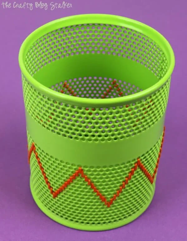 15. Haz un soporte de lápices bordado