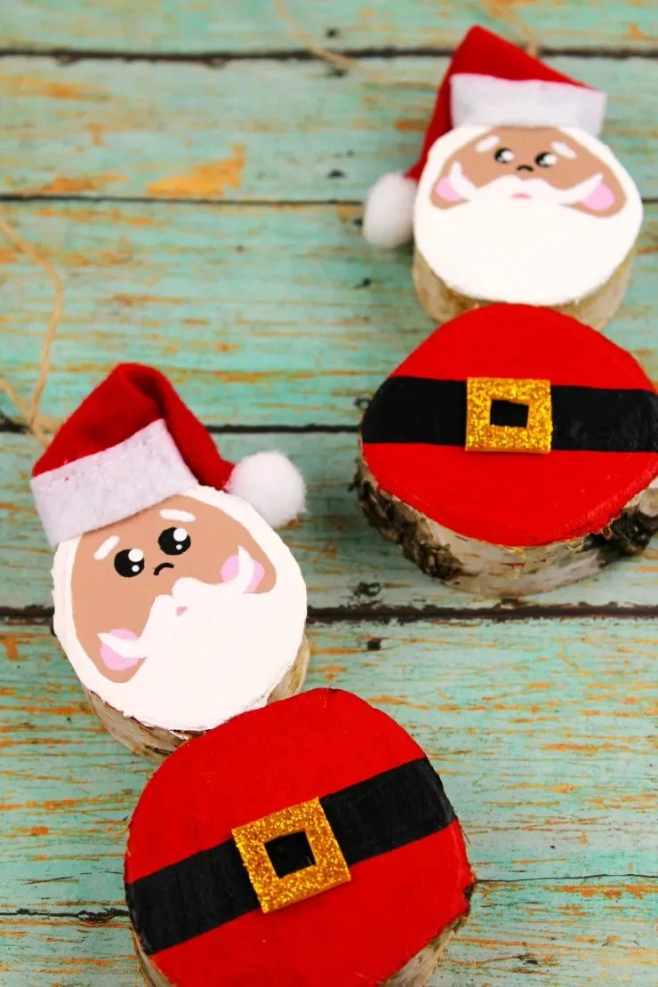 13. DECORACIONES CON MANTAS DE SANTA