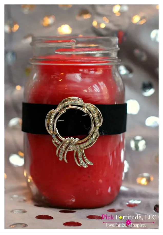 15. Свічка Санта в банці Mason з природними інгредієнтами