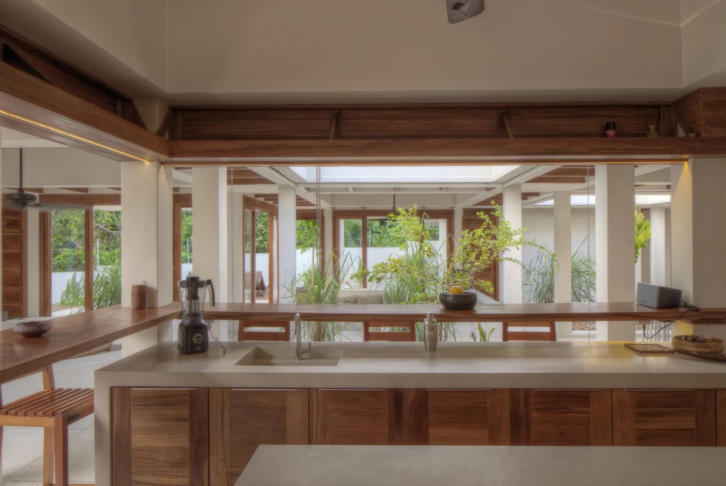 亚马逊雨林中的曼aus之家，由亚历克斯娅·康韦斯建筑事务所设计