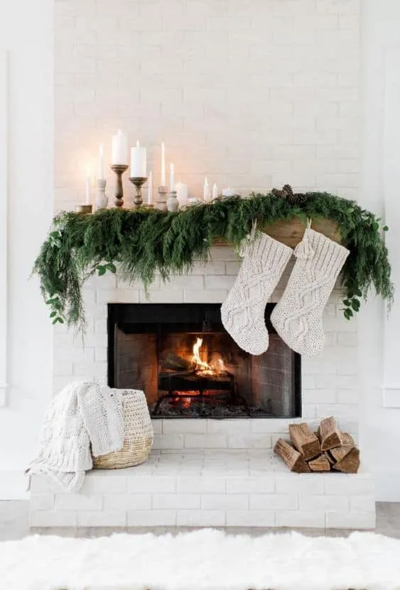Most Beautiful Ideas for Decorating a Fireplace for Christmas