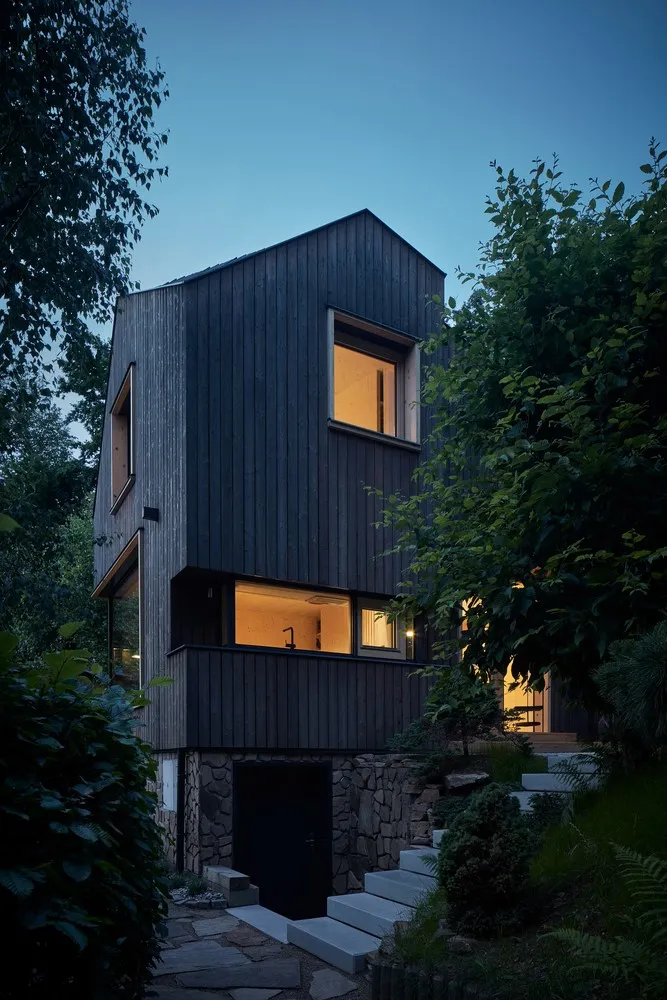 受船舱启发的别墅，由Prodesi | Domesi设计，位于捷克共和国