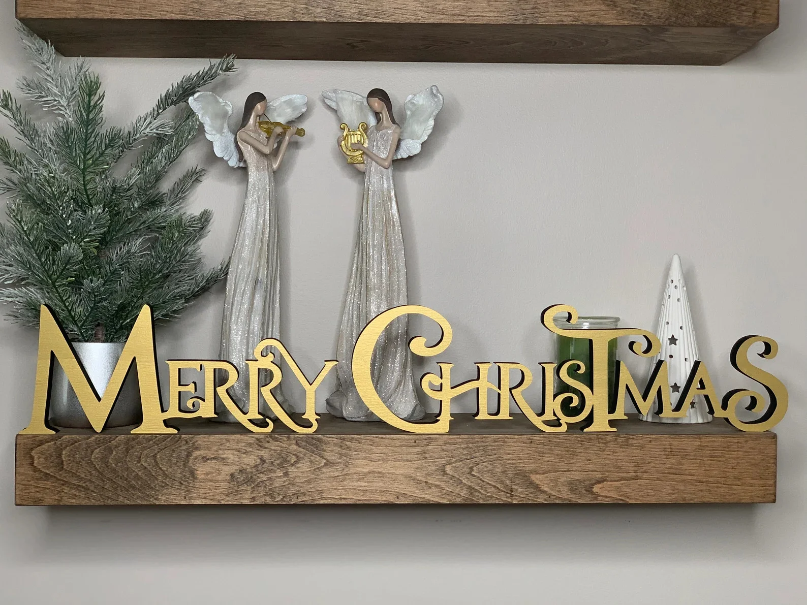 8. Señal de Feliz Navidad en estante