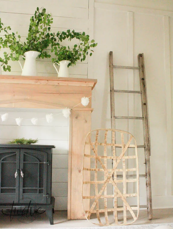 6. Chimenea falsa y base de DIY