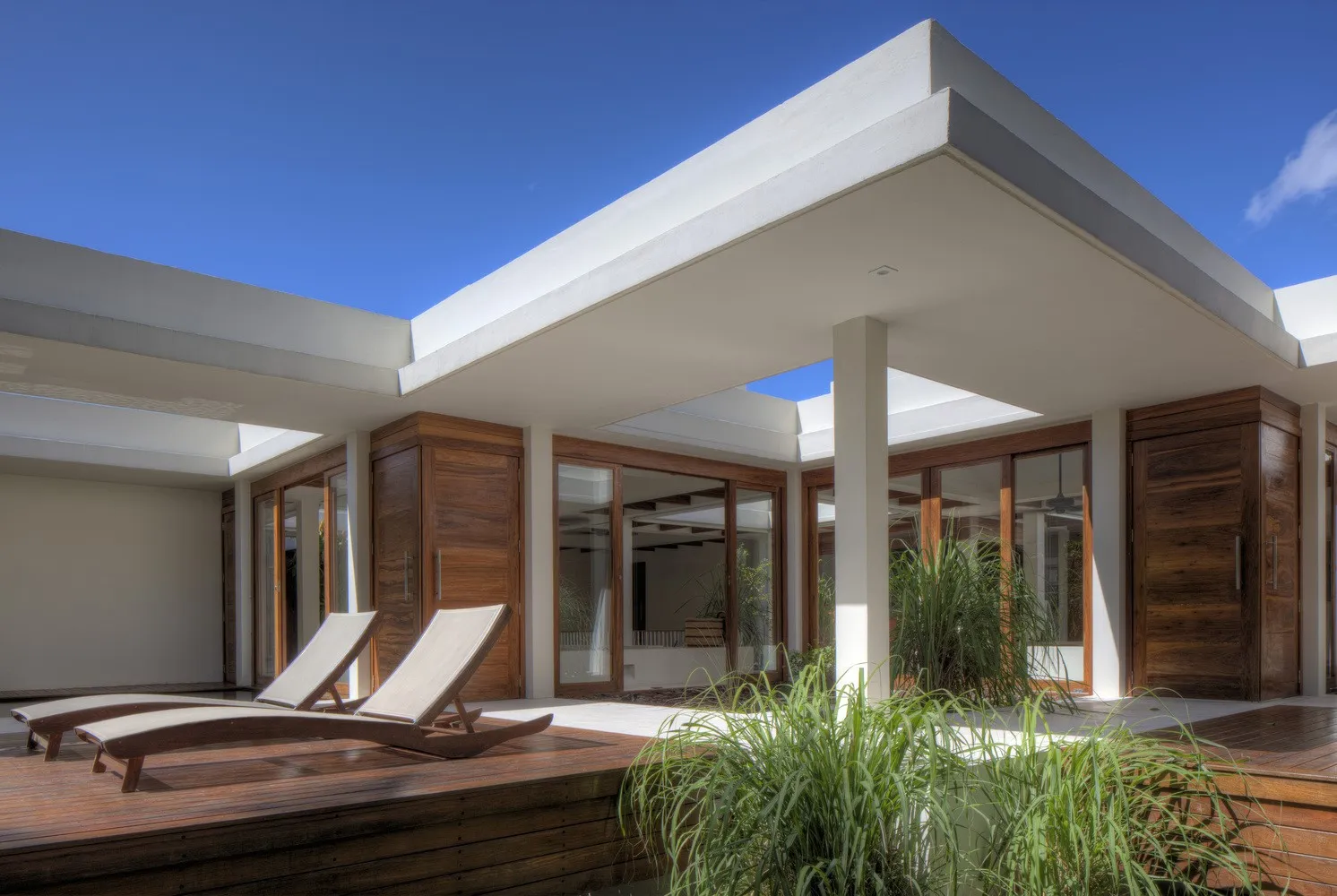 亚马逊雨林中的曼aus之家，由亚历克斯娅·康韦斯建筑事务所设计