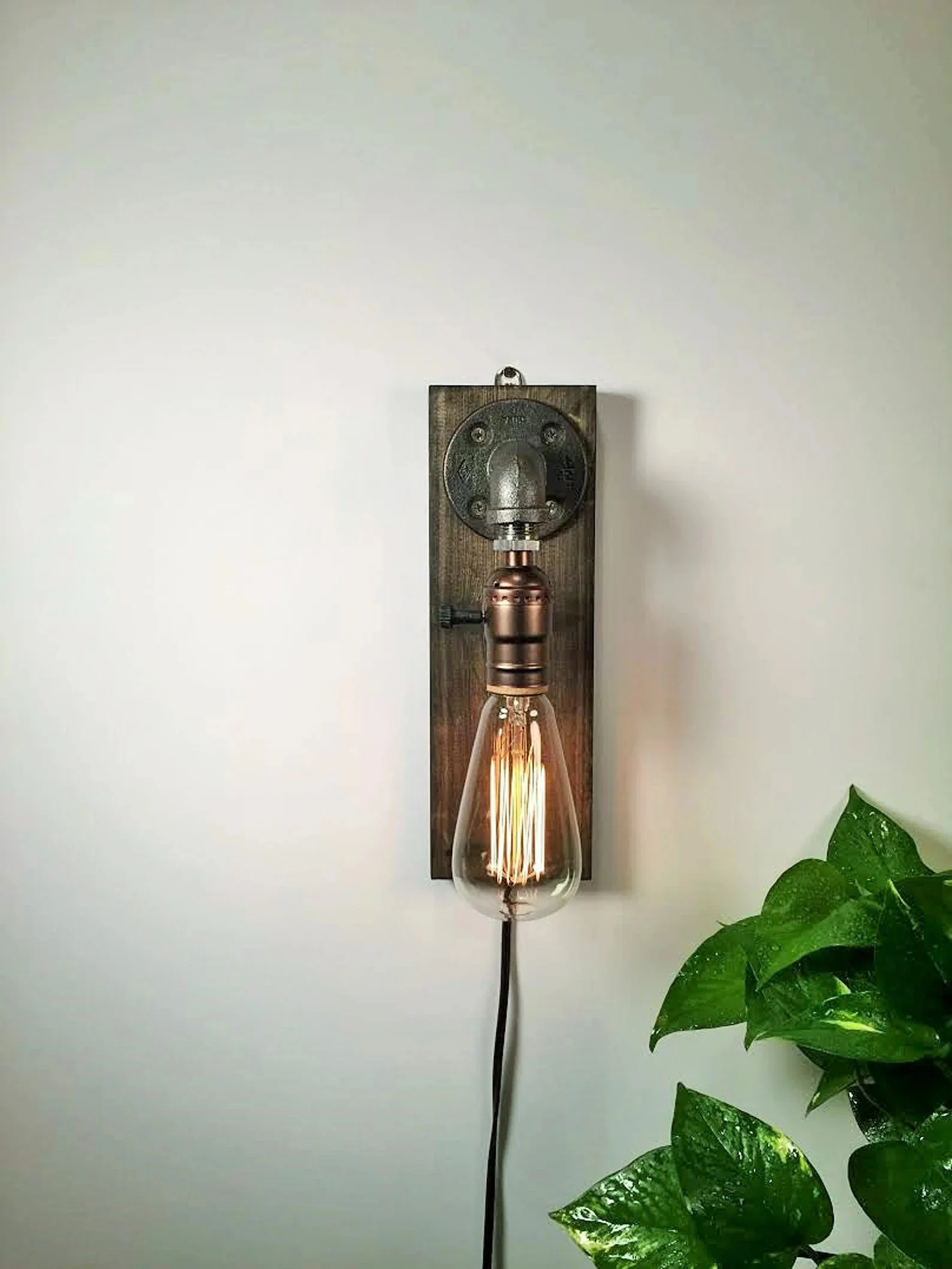 12. Vela de pared estilo industrial rústico
