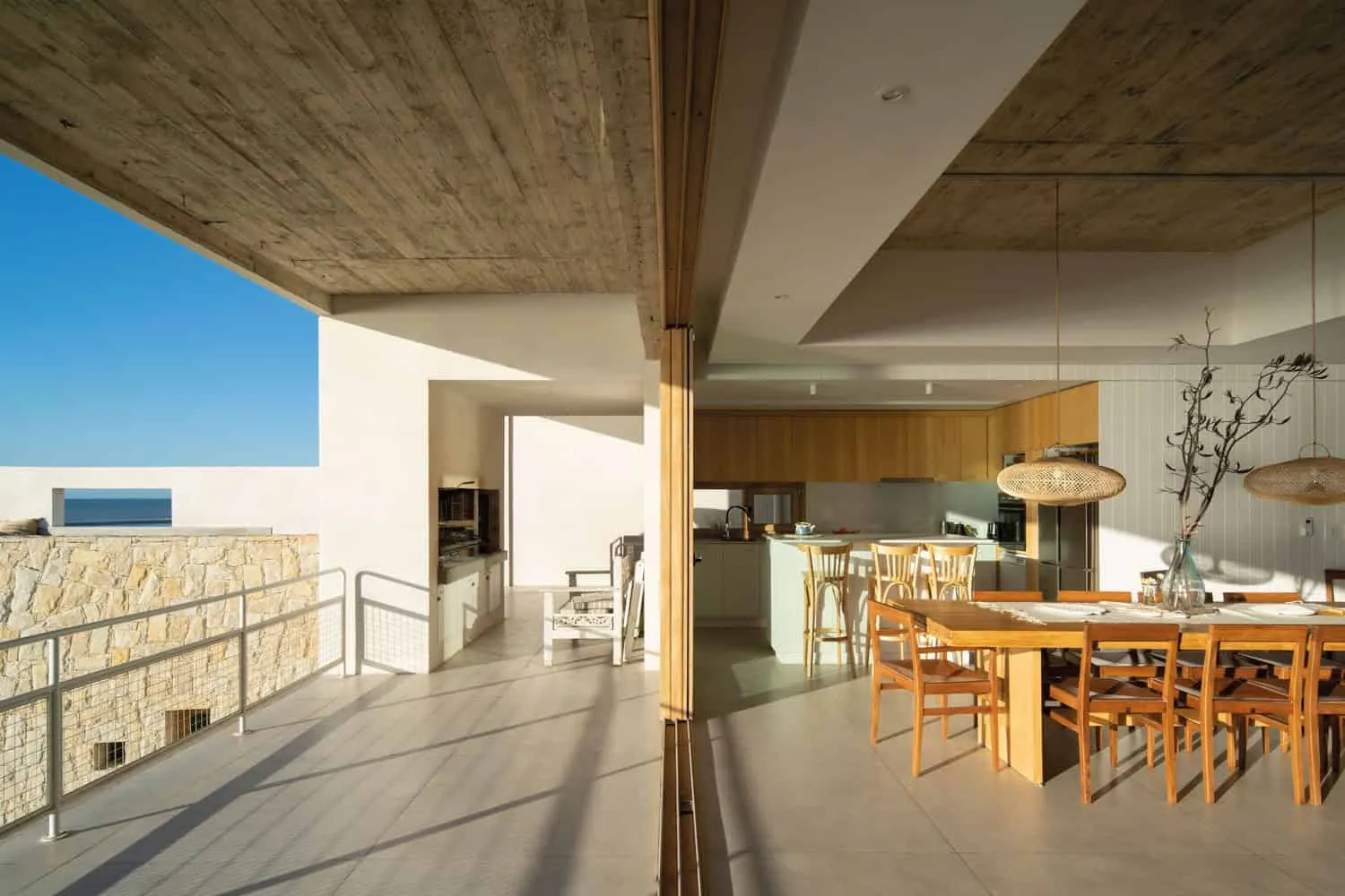 卡洛纳·佩雷斯·马里诺设计的四风之家，位于阿根廷马拉德尔苏尔