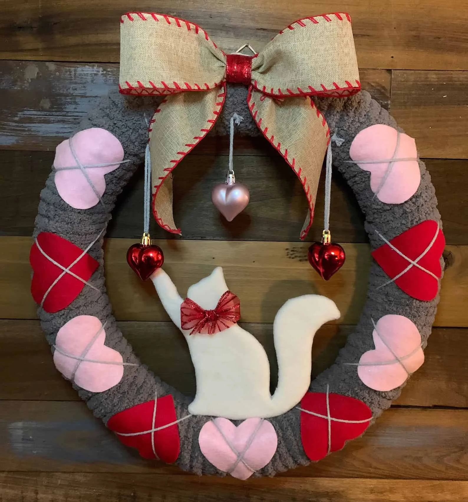 7. Kranz mit Katze zum Valentinstag