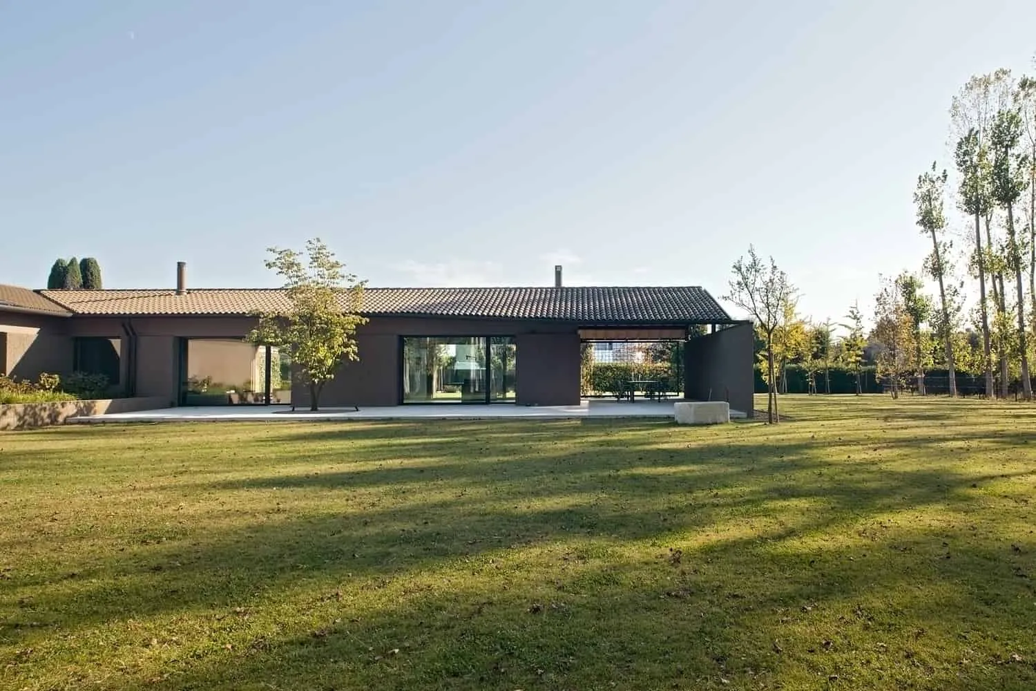 MIDE Architects设计的柳树之家，意大利斯科爾扎