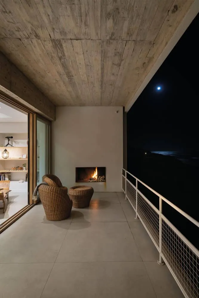 卡洛纳·佩雷斯·马里诺设计的四风之家，位于阿根廷马拉德尔苏尔