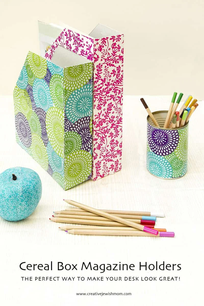 13. Soportes para documentos hechos de cajas con copos