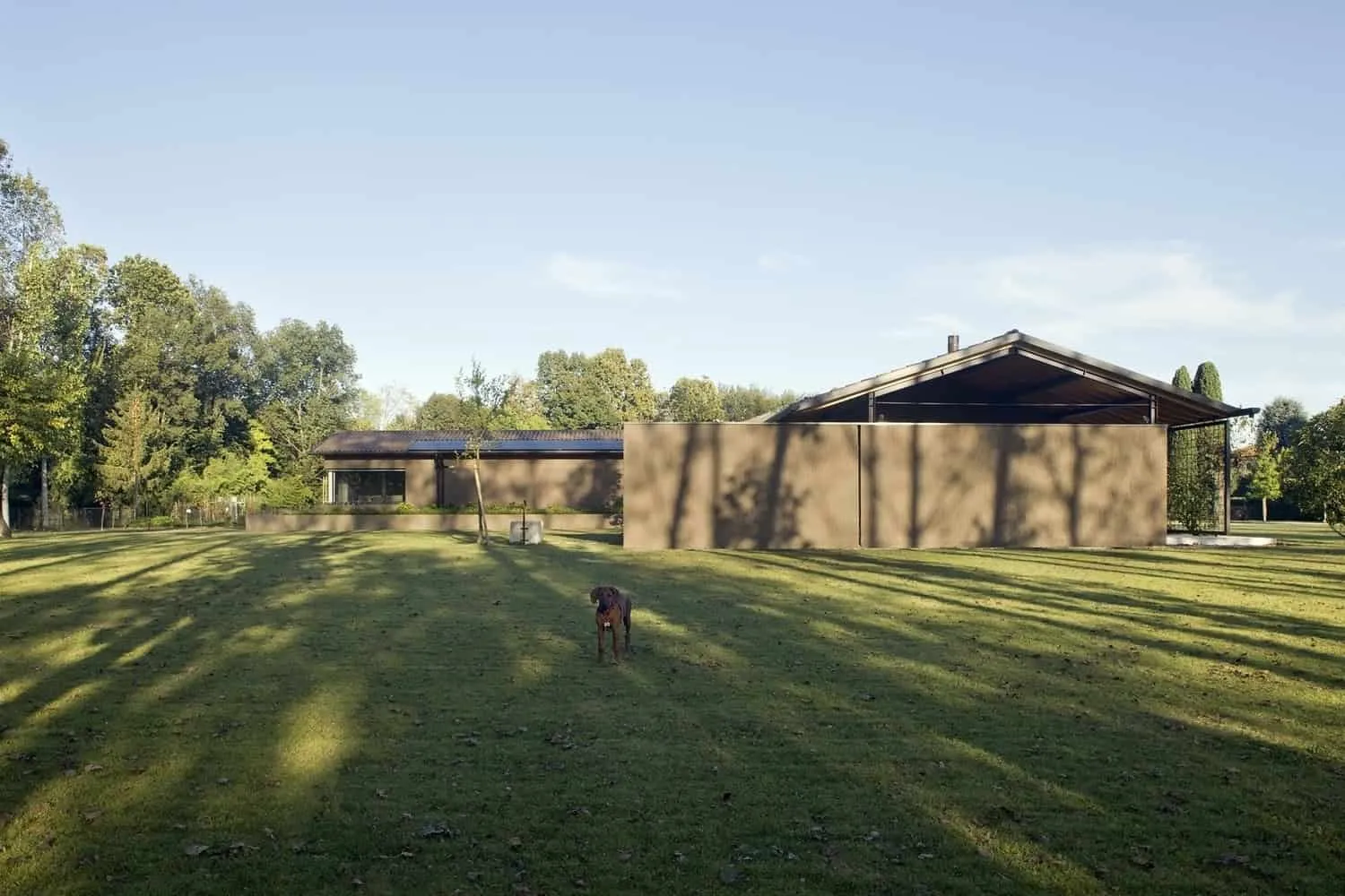 MIDE Architects设计的柳树之家，意大利斯科爾扎