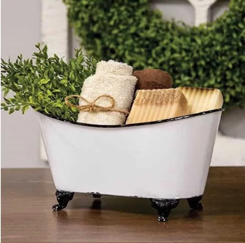 7. Organisator in Form einer Badewanne im Farmhouse-Stil