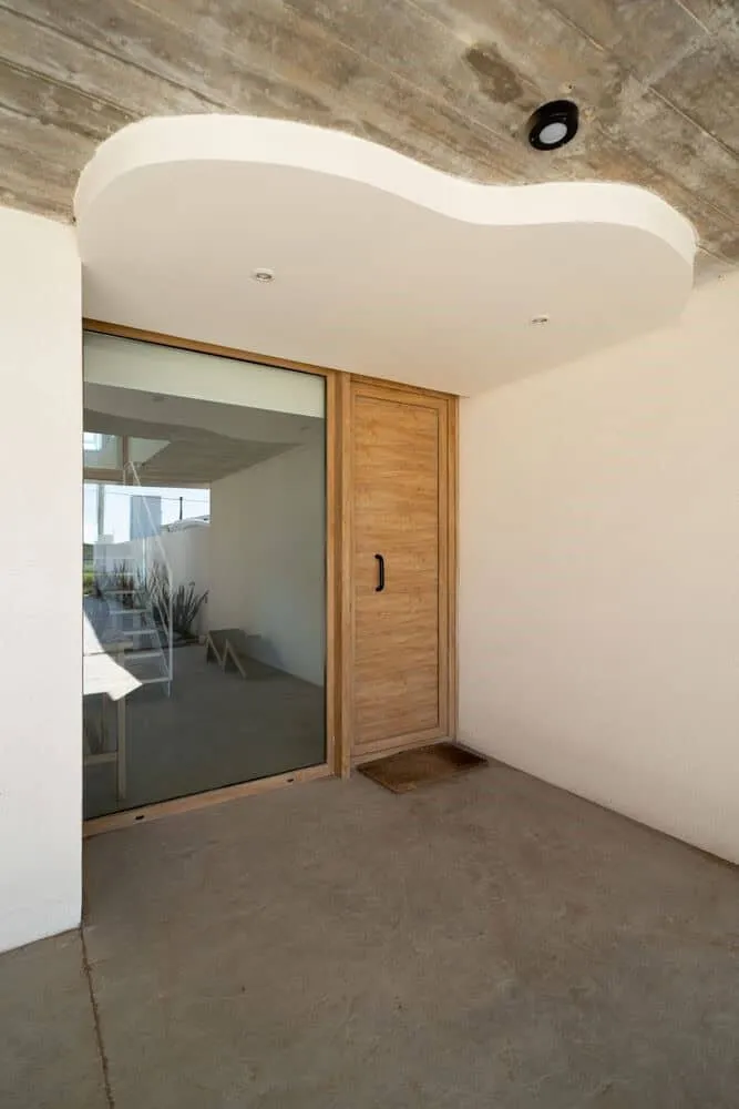 卡洛纳·佩雷斯·马里诺设计的四风之家，位于阿根廷马拉德尔苏尔