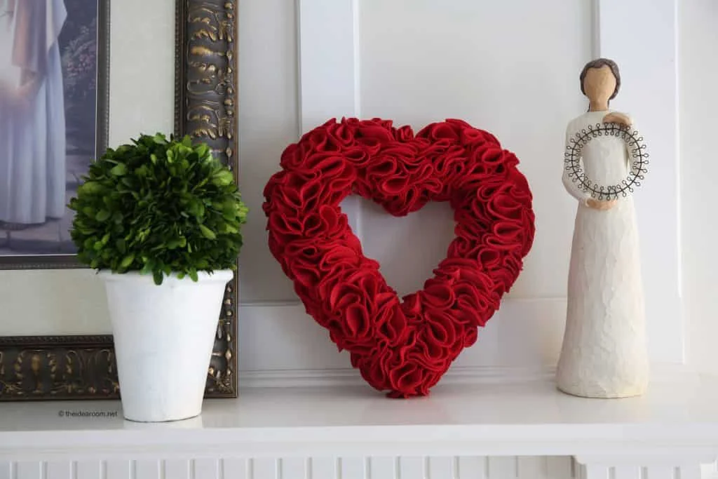 12. VALENTINE'S WREATH