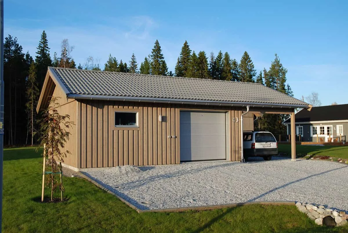 13. Компактный шведский дом и гараж