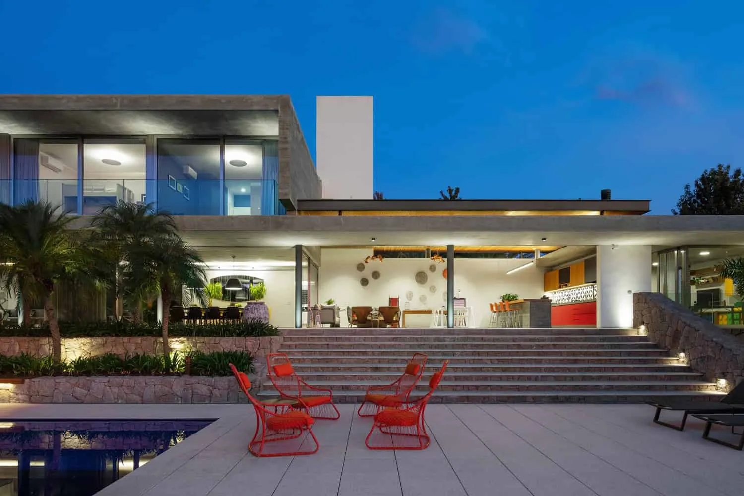 巴西圣保罗州布拉干萨-保利стаDMG住宅由Reinach Mendonça Arquitetos Associados设计