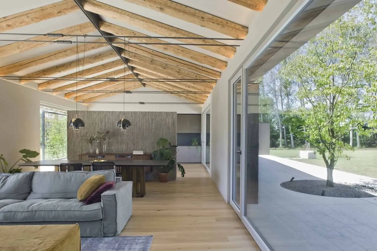 MIDE Architects设计的柳树之家，意大利斯科爾扎