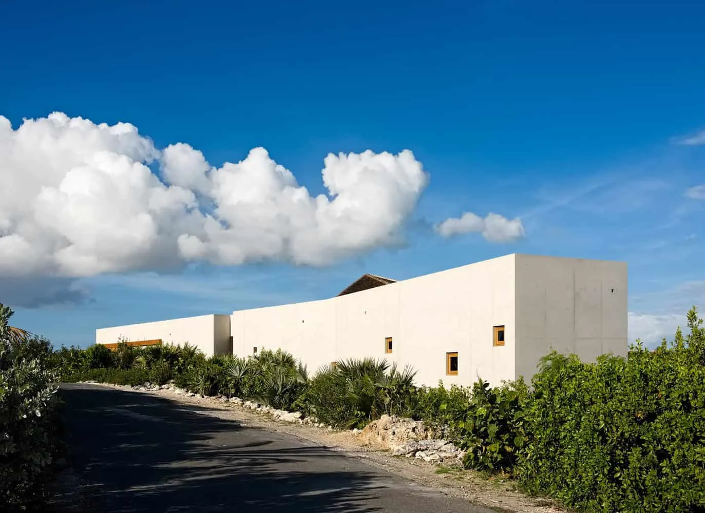 Le Cabanon by Rick Joy Architects on Turks and Caicos Islands