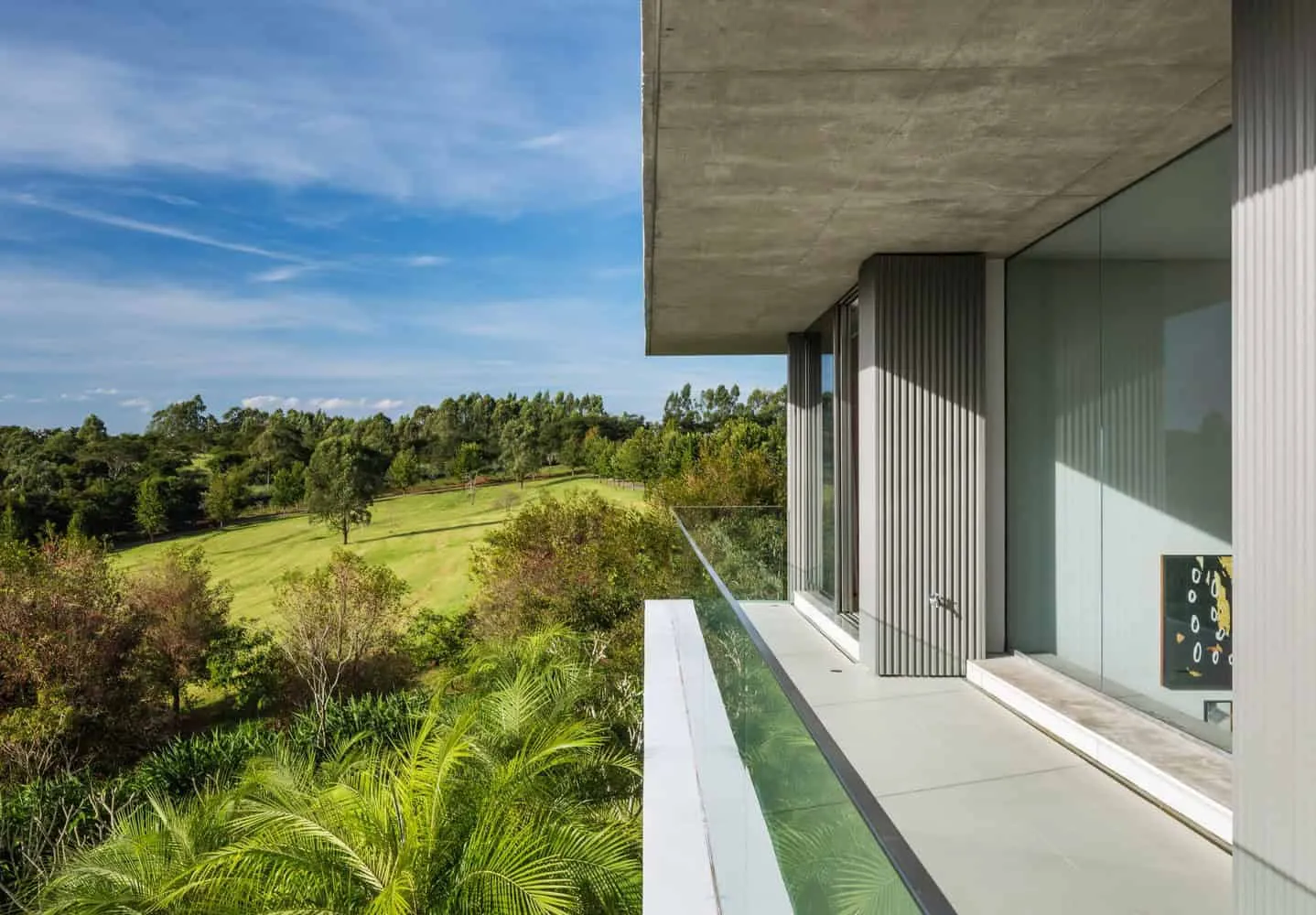 巴西圣保罗州布拉干萨-保利斯塔的DMG住宅由Reinach Mendonça Arquitetos Associados设计