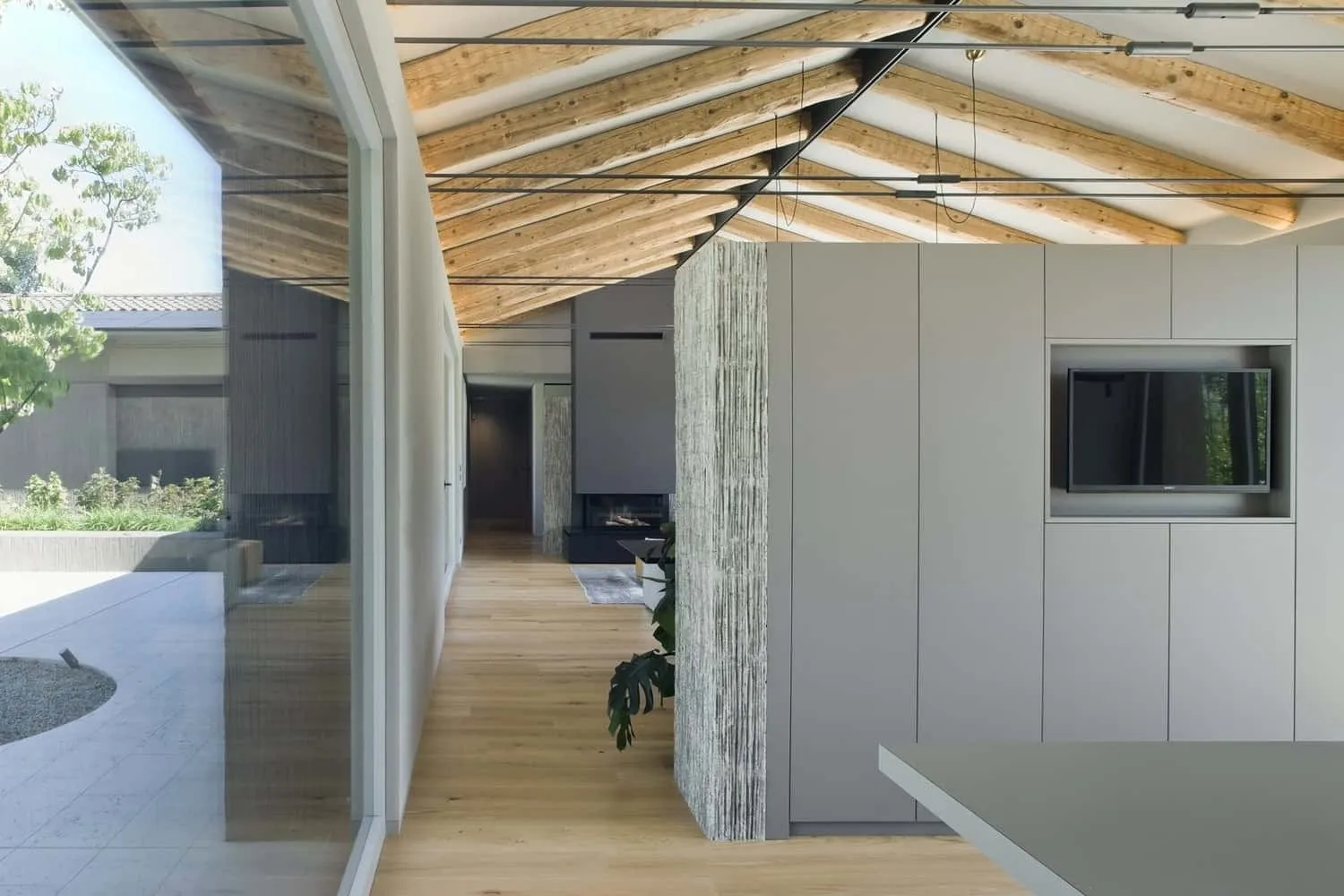 MIDE Architects设计的柳树之家，意大利斯科爾扎