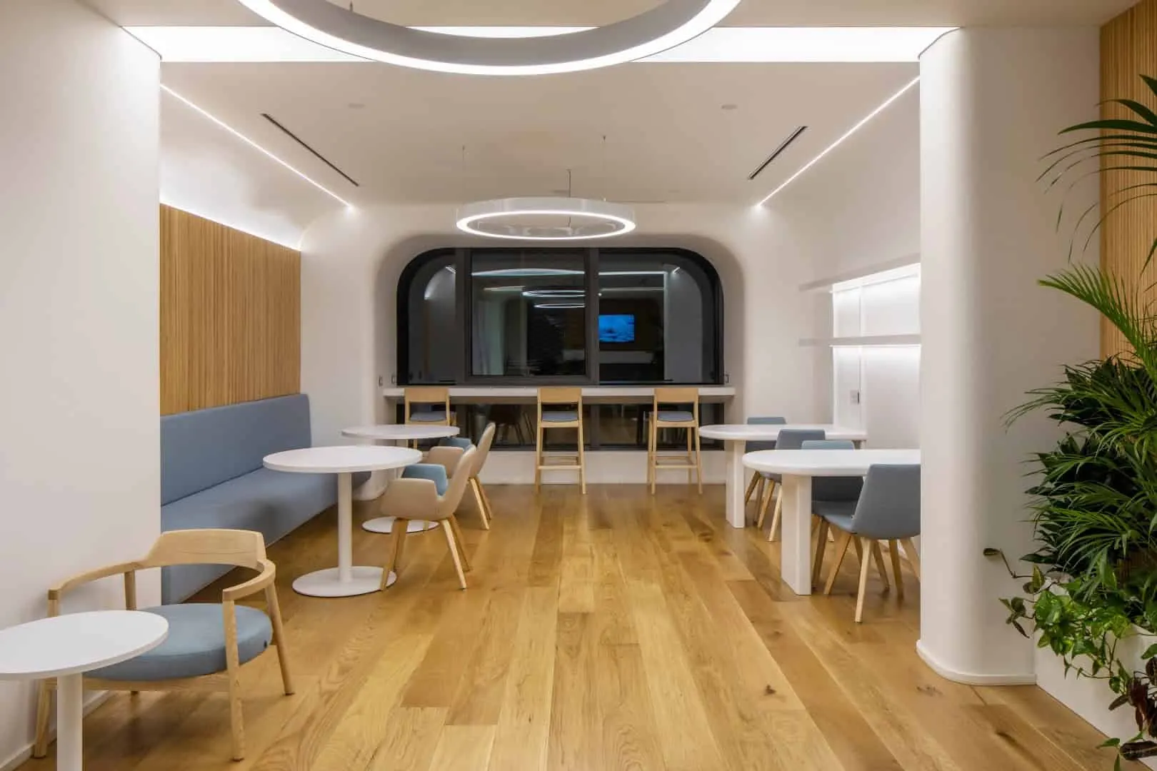 基于“数字森林”理念设计的植发诊所