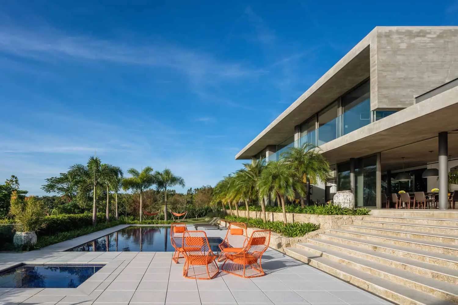 巴西圣保罗州布拉干萨-保利стаDMG住宅由Reinach Mendonça Arquitetos Associados设计