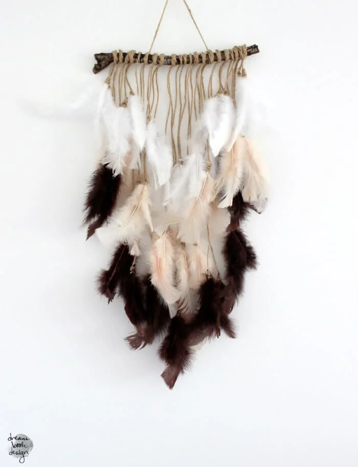 3. LIGHTWEIGHT FEATHER HANGER