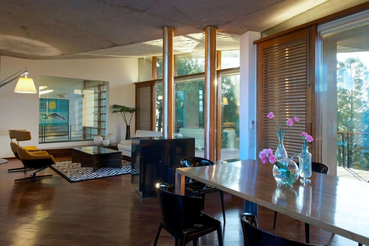 拉杰夫·赛恩设计的喜马拉雅山住宅,位于印度卡苏里 拉杰夫·赛恩设计的喜马拉雅山住宅,位于印度卡苏里