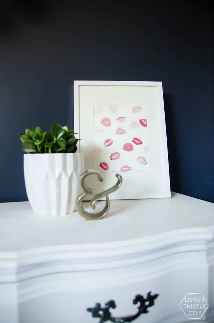 10. DIY: Imágenes con besos en la pared