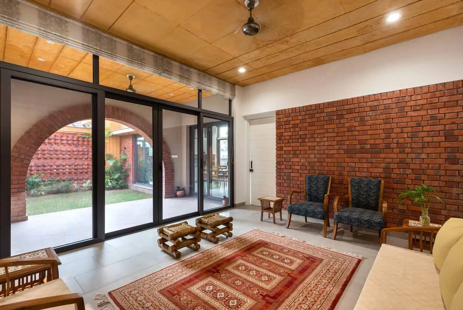 Studio Built Environment设计的Ishtika Aalaya住宅,位于印度潘奇库拉 Studio Built Environment设计的Ishtika Aalaya住宅,位于印度潘奇库拉