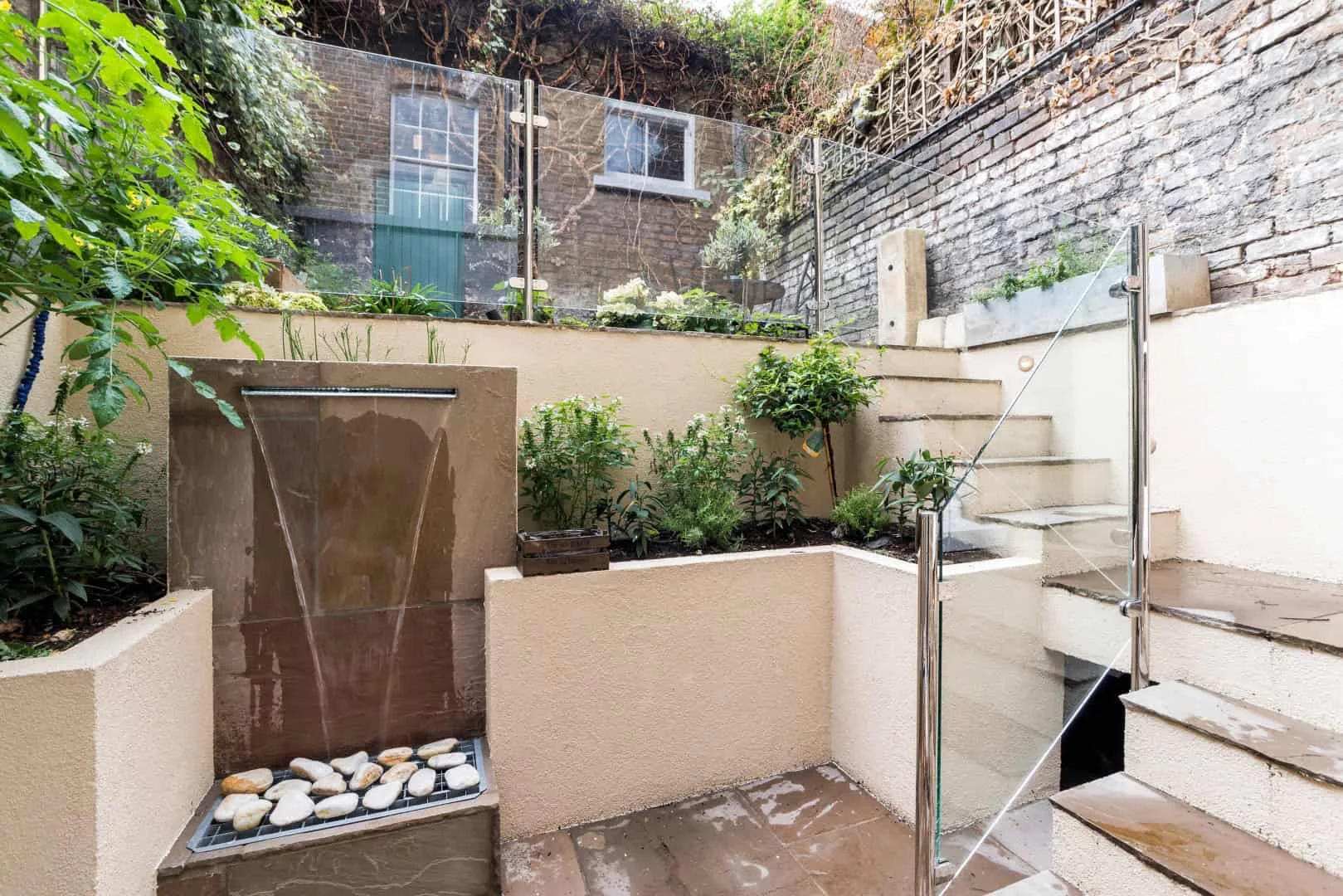 13. Parte trasera de W11