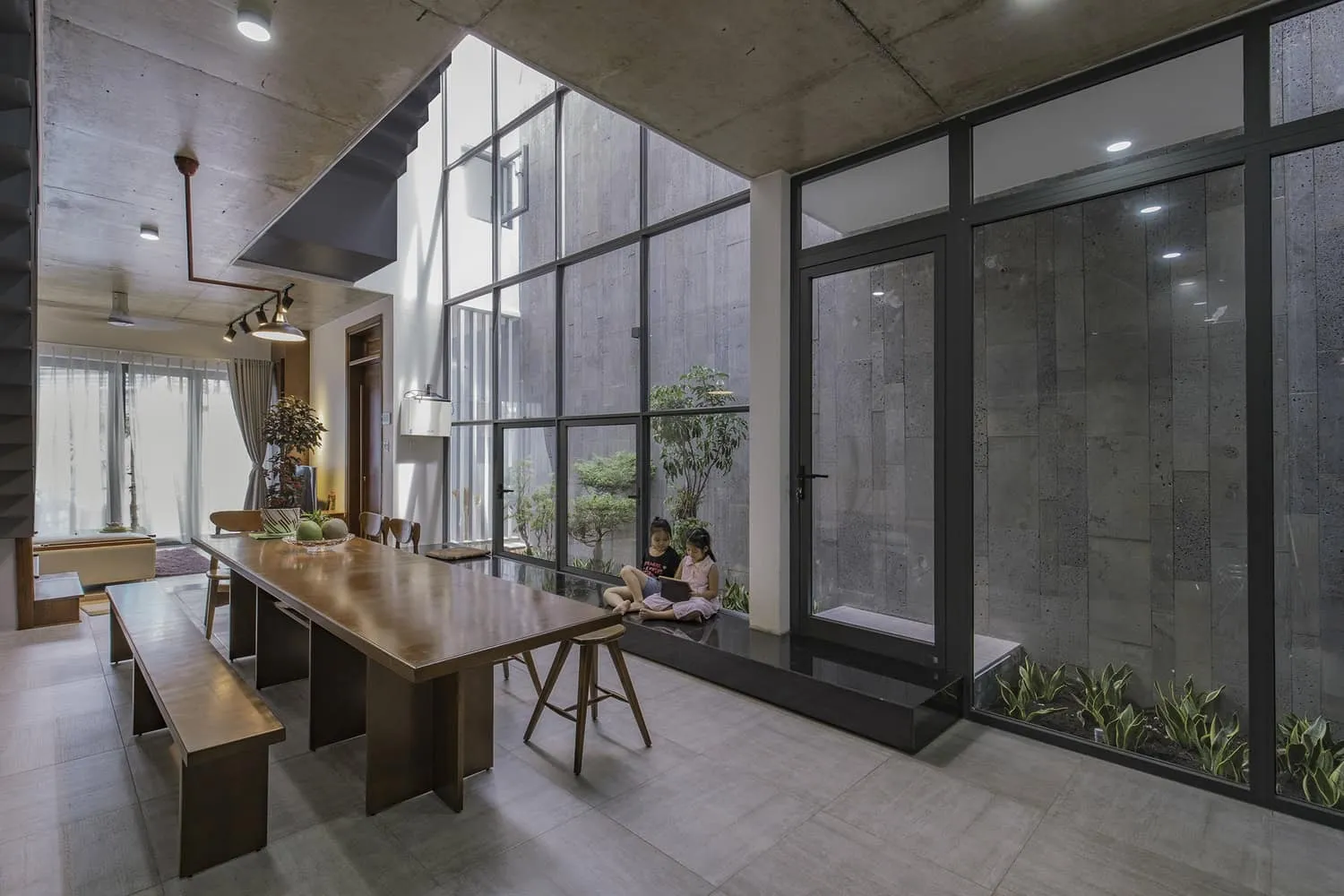 Dom DD projektowany przez Hoanga Vu Architect + SALA Landscape i Architecture w Wietnamie Dom DD projektowany przez Hoanga Vu Architect + SALA Landscape i Architecture w Wietnamie