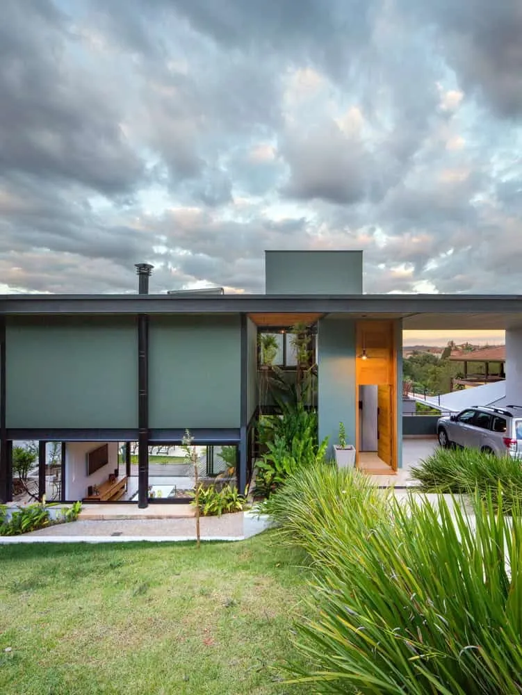 MT House by Telles Arquitetura in Brazil