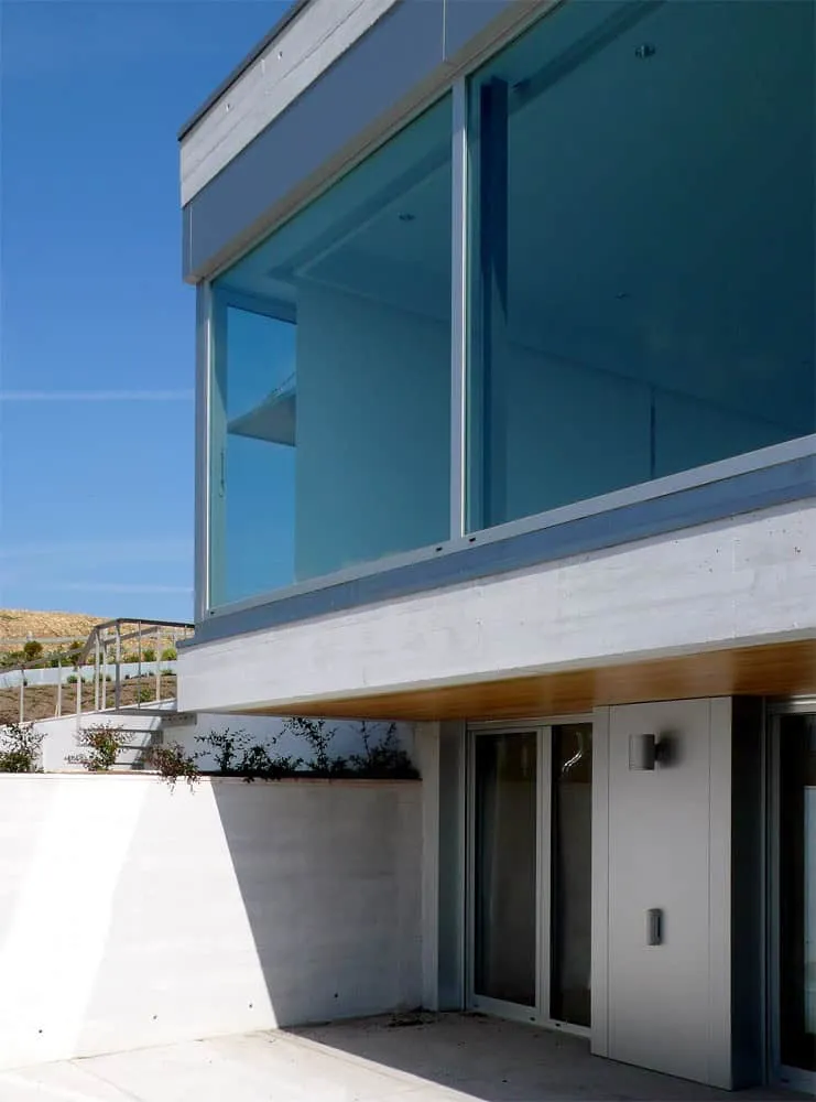 索莫布u的现代简约住宅,位于西班牙,由爱德华多·费尔南德斯和弗洛伦蒂娜·穆鲁萨巴尔设计 索莫布u的现代简约住宅,位于西班牙,由爱德华多·费尔南德斯和弗洛伦蒂娜·穆鲁萨巴尔设计