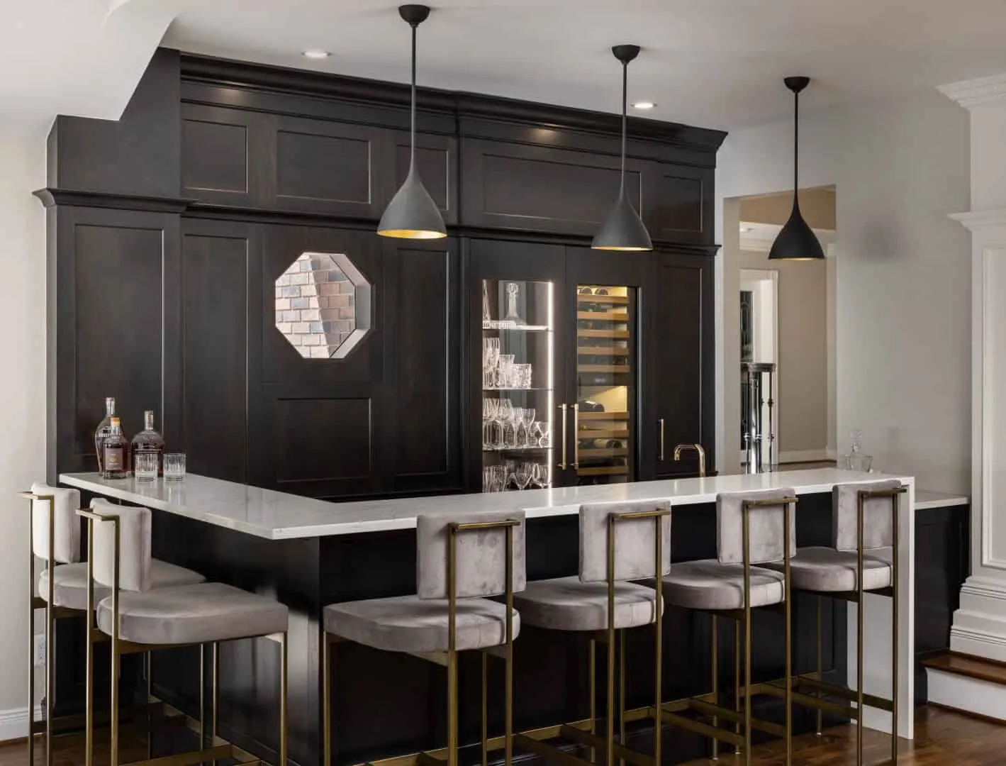 12. 过渡风格饮品桌，底特律