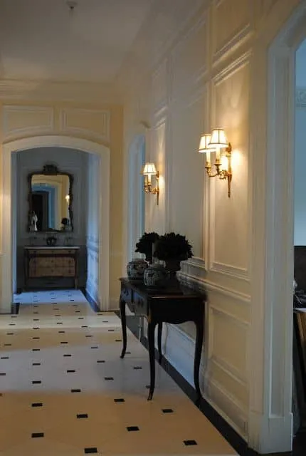 想要用画作装饰走廊吗？