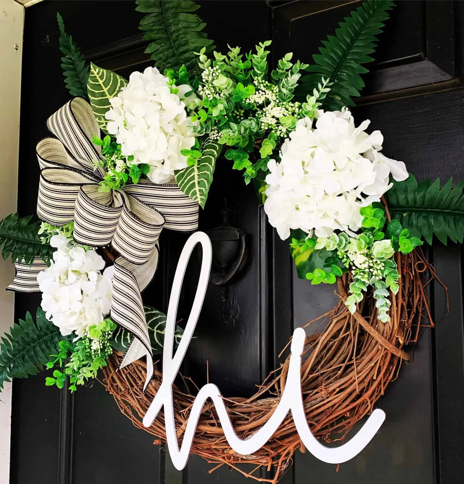 12. Guirnalda Hello Spring