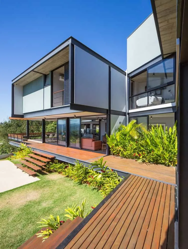 MT House by Telles Arquitetura in Brazil