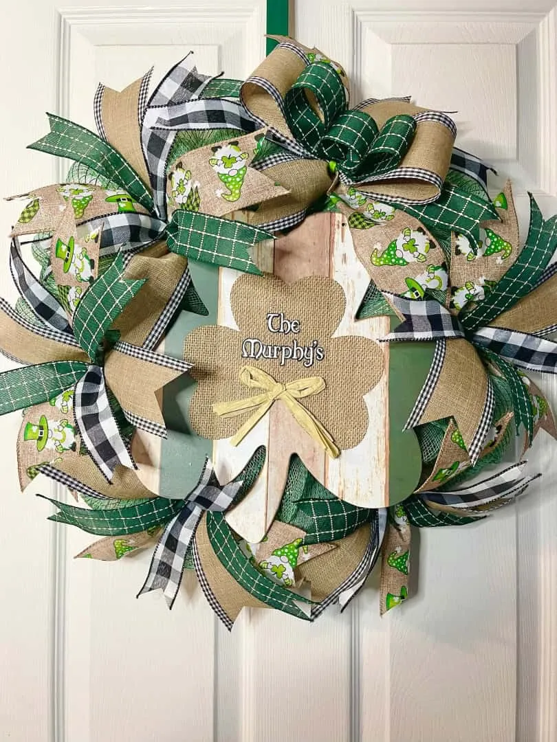 8. 带流苏的个性化花环