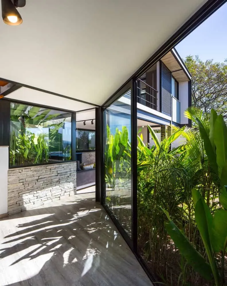 MT House by Telles Arquitetura in Brazil