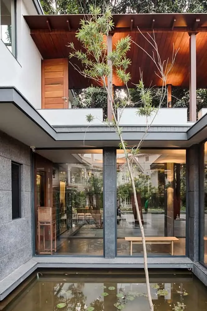 House Under a Mango Tree by Ujval Panchal and Kinni Soni in Bhopal, India House Under a Mango Tree by Ujval Panchal and Kinni Soni in Bhopal, India