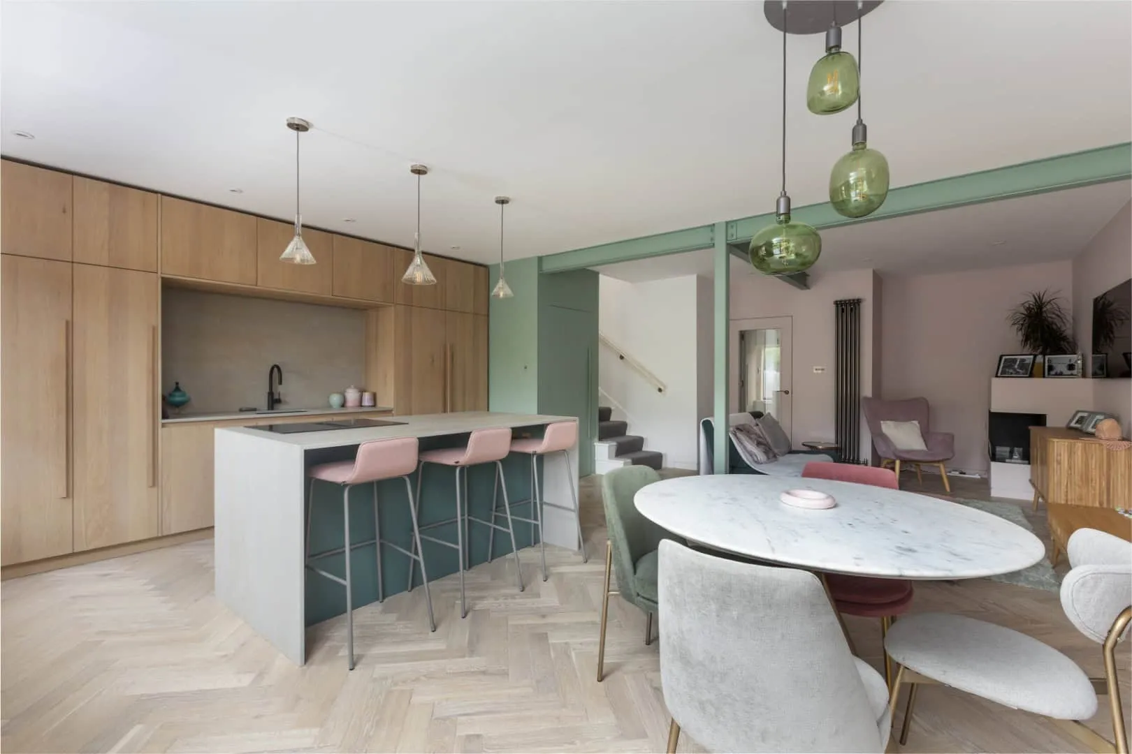 Открытая планировка средневекового дома от AGORA Architecture + Design в Эдинбурге, Шотландия