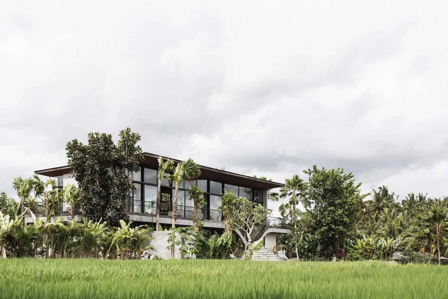 艾利克斯·多尼耶的O宅：灵感源自声波的温馨居所