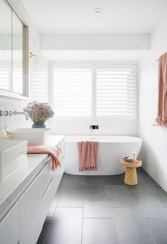 激发灵感的白色浴室设计