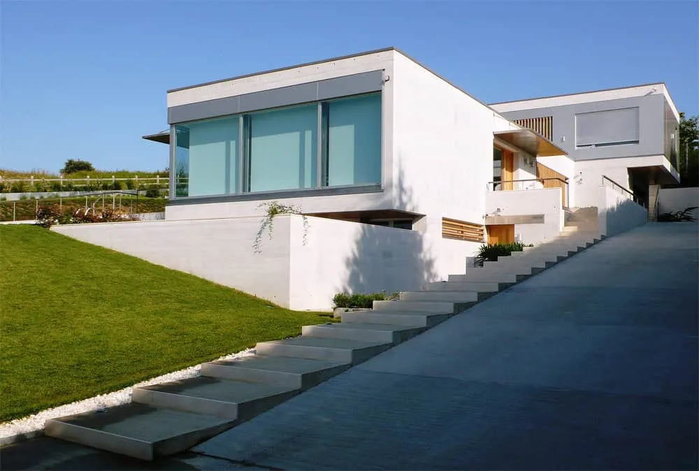 索莫布u的现代简约住宅,位于西班牙,由爱德华多·费尔南德斯和弗洛伦蒂娜·穆鲁萨巴尔设计 索莫布u的现代简约住宅,位于西班牙,由爱德华多·费尔南德斯和弗洛伦蒂娜·穆鲁萨巴尔设计