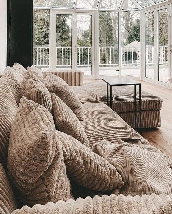 多种地毯沙发款式，打造温馨客厅